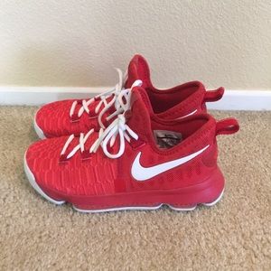 Nike Kevin Durant Basketball shoes red and white.